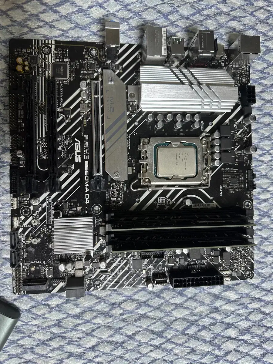 ASUS B660M-A D4 ＆ INTEL coer i7 12700kf